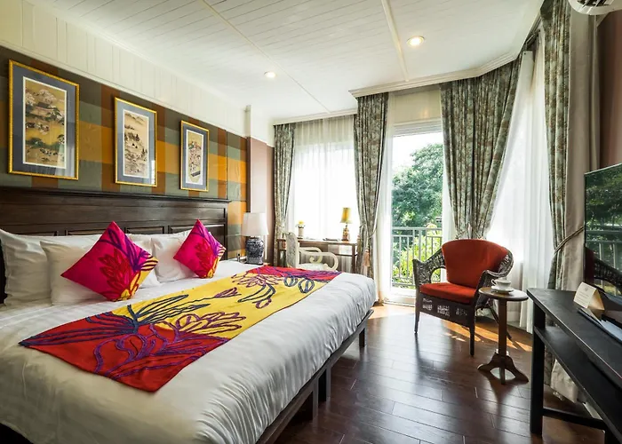 Zantiis Ndol Villas
